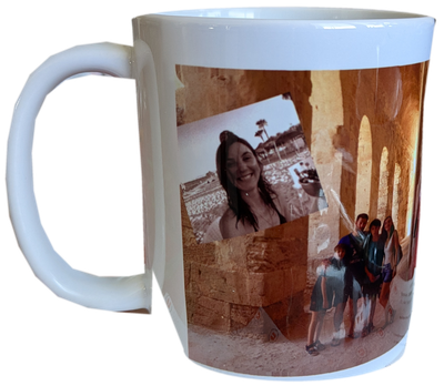 Tasse blanche imprimée de photos de vacances